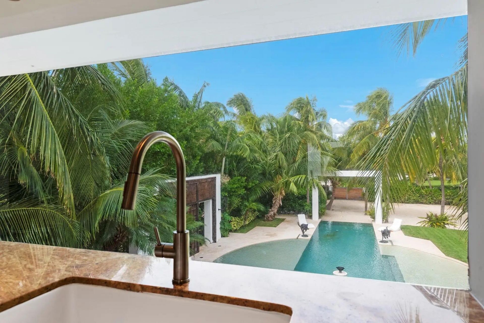 60 Ocean Front Drive, Key Largo, FL 33037 Photo