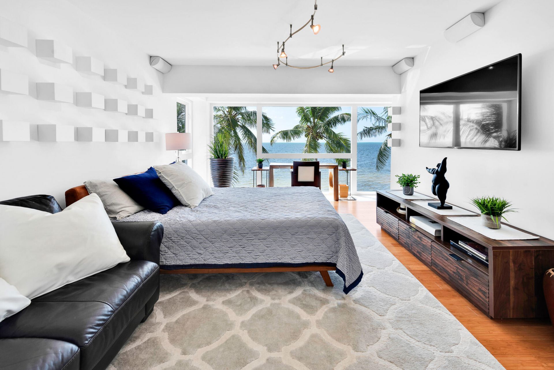 60 Ocean Front Drive, Key Largo, FL 33037 Photo