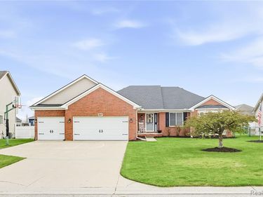 4907 Camelot Drive, Kimball Twp, MI 48074