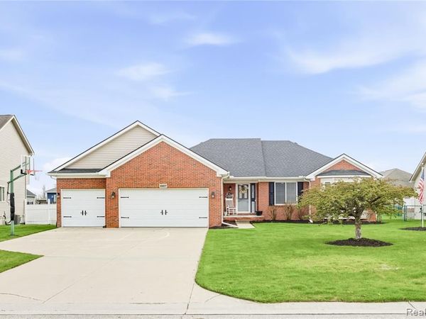 4907 Camelot Drive, Kimball Twp, MI 48074