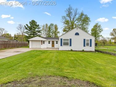 24628 Woodland Drive, Brownstown Twp, MI 48134