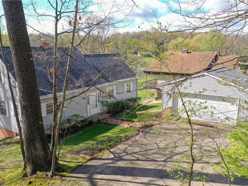 156 W Mohawk Drive, Malvern, OH 44644 Photo 7