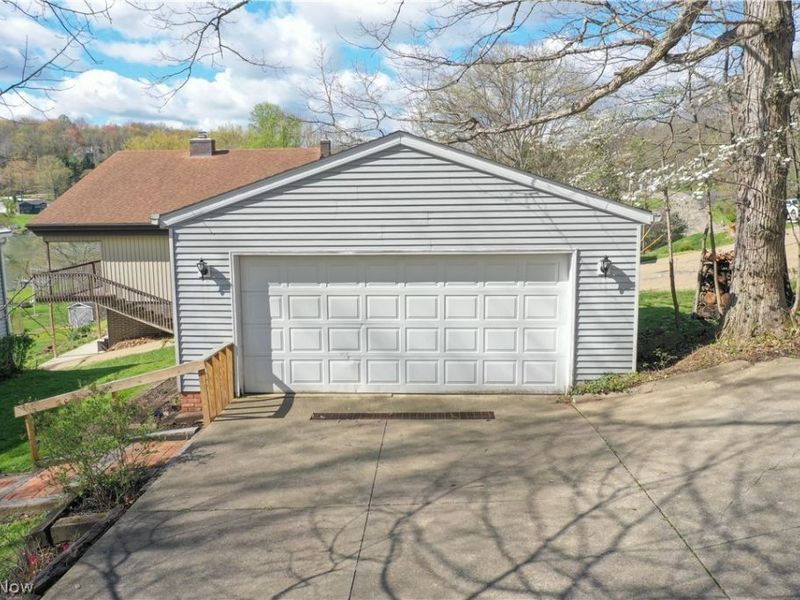 156 W Mohawk Drive, Malvern, OH 44644 Photo 8