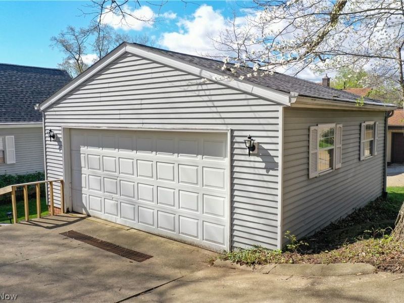 156 W Mohawk Drive, Malvern, OH 44644 Photo 9