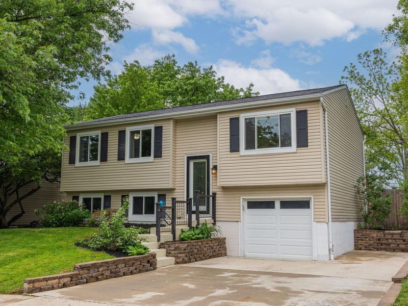 721 Mistletoe Street, Columbus, OH 43230 Photo 2