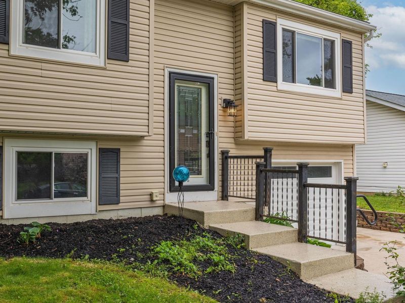 721 Mistletoe Street, Columbus, OH 43230 Photo 3