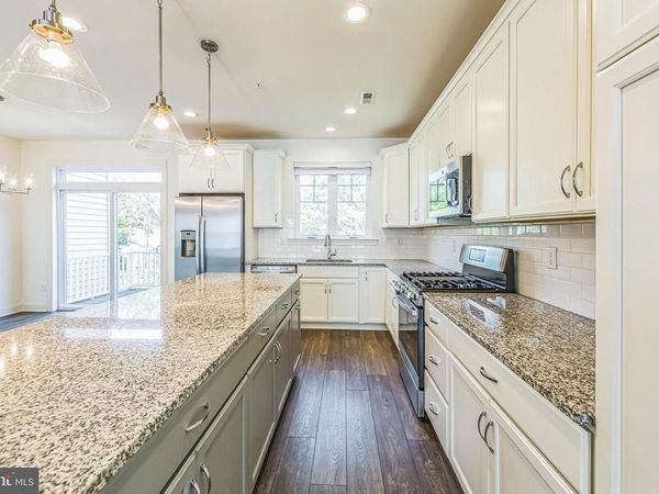 166 EVERLEIGH DRIVE , ROYERSFORD, PA 19468