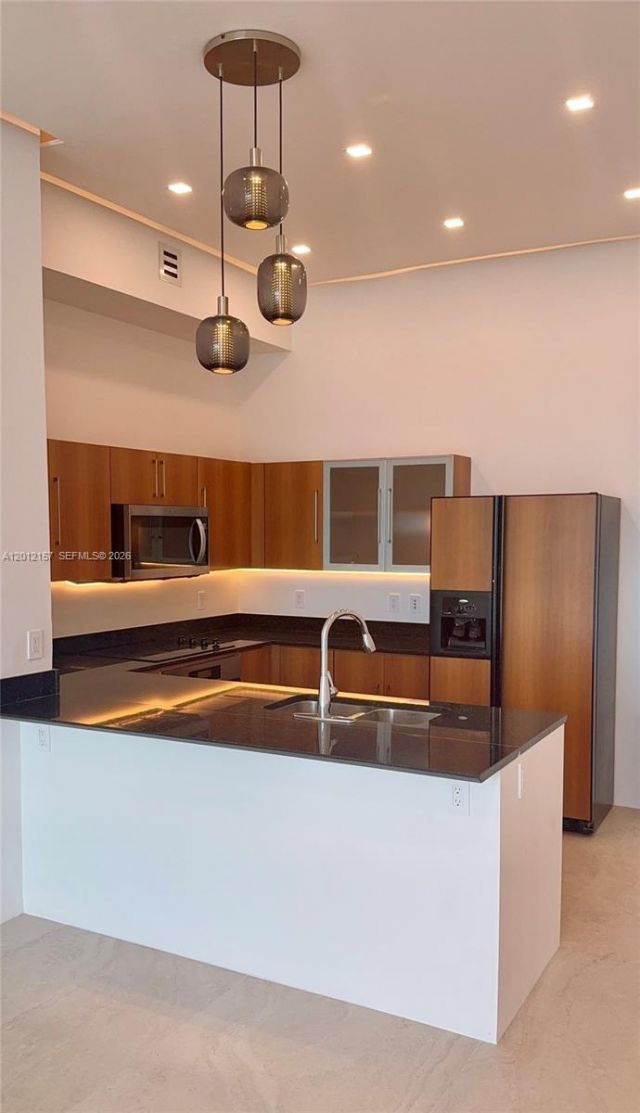 335 S Biscayne Blvd, Unit UPH-01, Miami, FL 33131 Photo