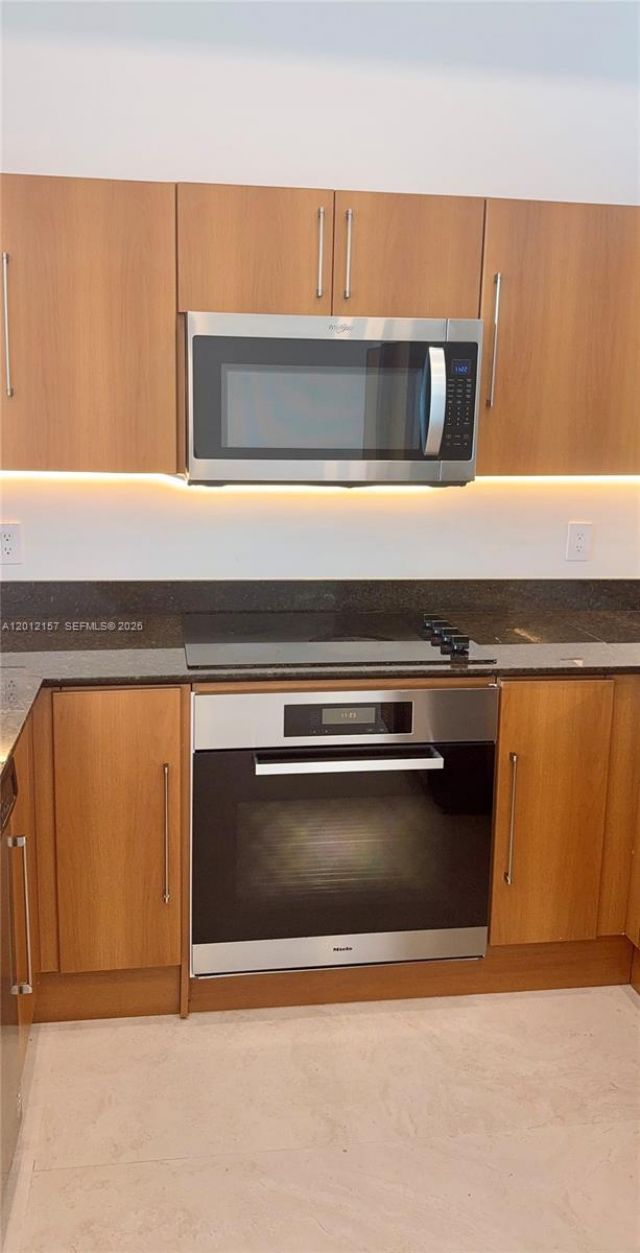 335 S Biscayne Blvd, Unit UPH-01, Miami, FL 33131 Photo