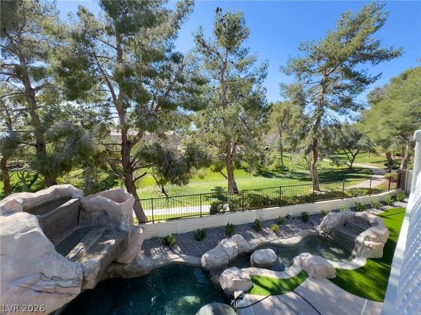 9705 Floweret Avenue , Las Vegas, NV 89117