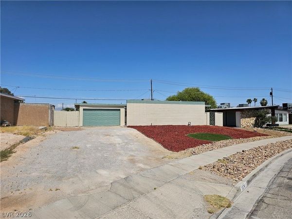 1074 King Richard Avenue, Las Vegas, NV 89119