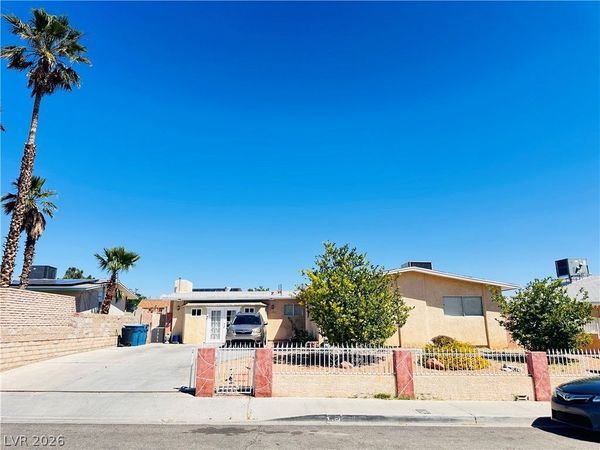 6952 Peggy Drive , Las Vegas, NV 89145