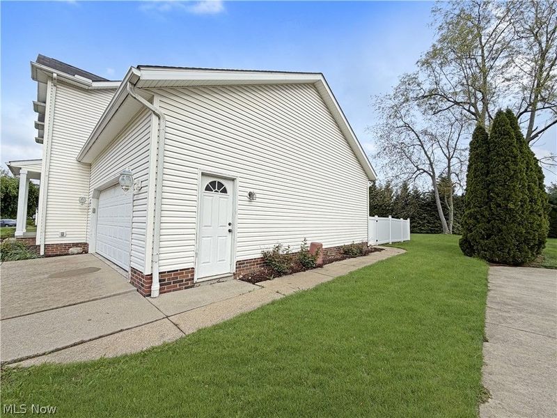 921 Lockwood Road, Barberton, OH 44203 Photo 3