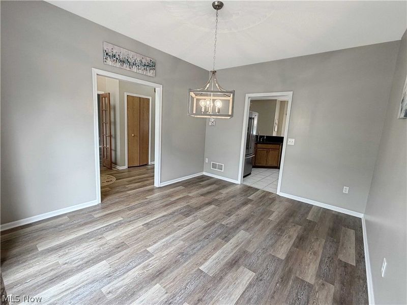 921 Lockwood Road, Barberton, OH 44203 Photo 6