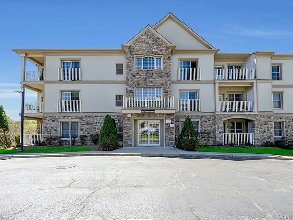 24 N De Baun Avenue, Unit 302, Suffern, NY 10901
