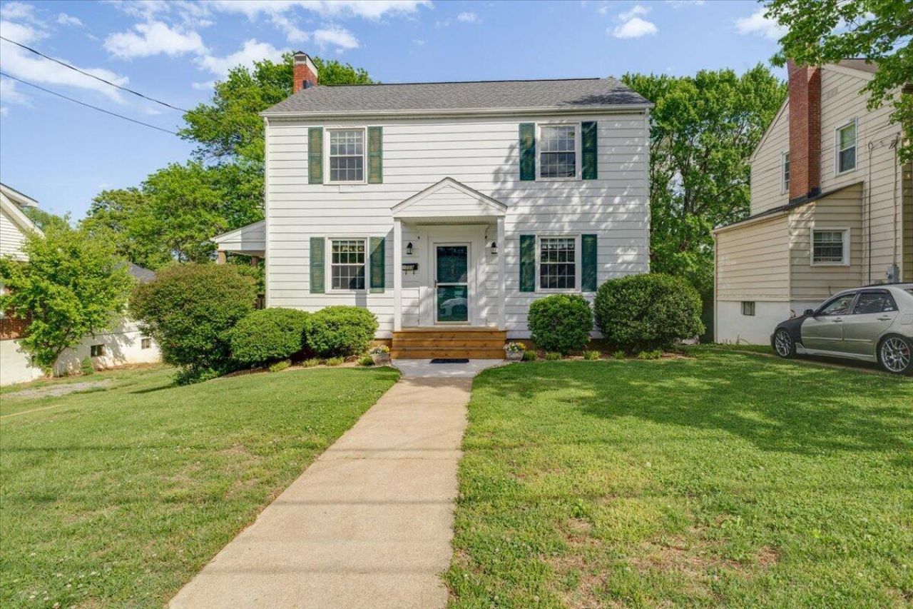 209 Huntington Blvd Ne, Roanoke, VA 24012 Main Photo