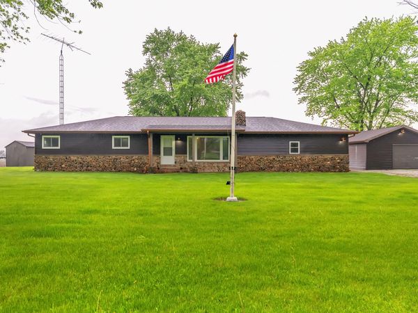 2204 S Meridian Road , Morocco, IN 47963