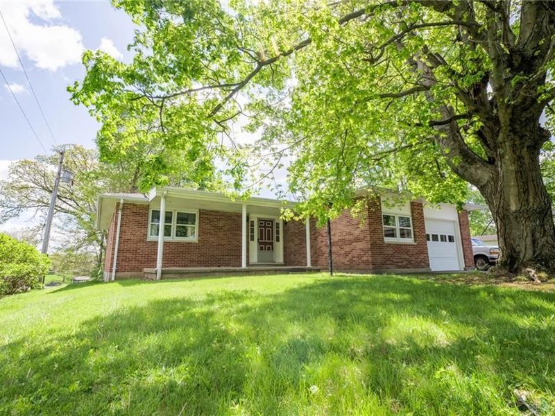 104 W Lakengren Drive, Gasper Township, OH 45320 Photo 2
