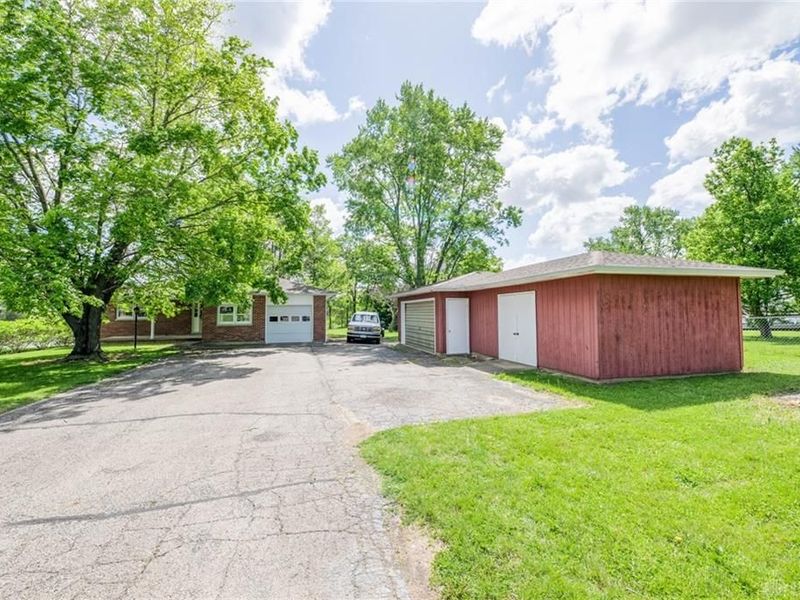 104 W Lakengren Drive, Gasper Township, OH 45320 Photo 4