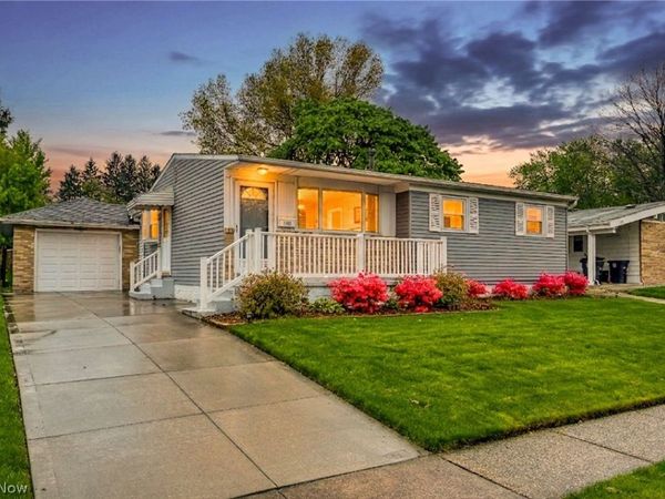 1190 Jeanie J Avenue , Akron, OH 44310