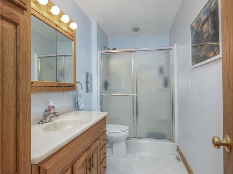 1190 Jeanie J Avenue , Akron, OH 44310 Photo 20