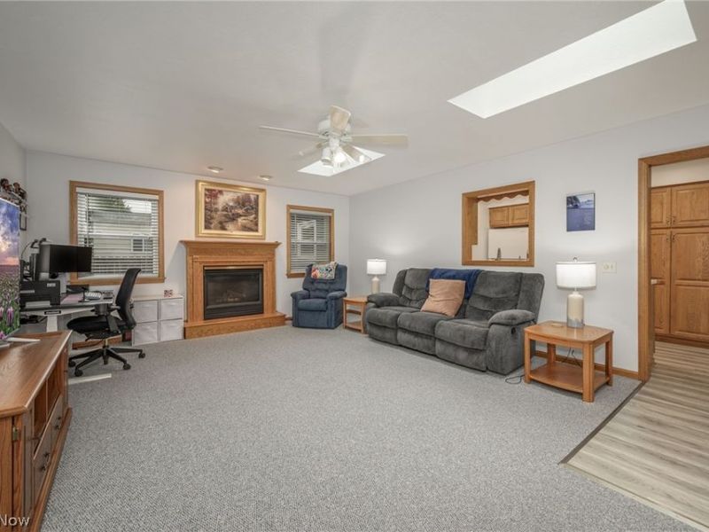 1190 Jeanie J Avenue , Akron, OH 44310 Photo 3