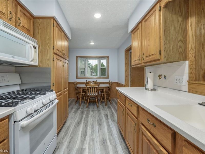 1190 Jeanie J Avenue , Akron, OH 44310 Photo 7