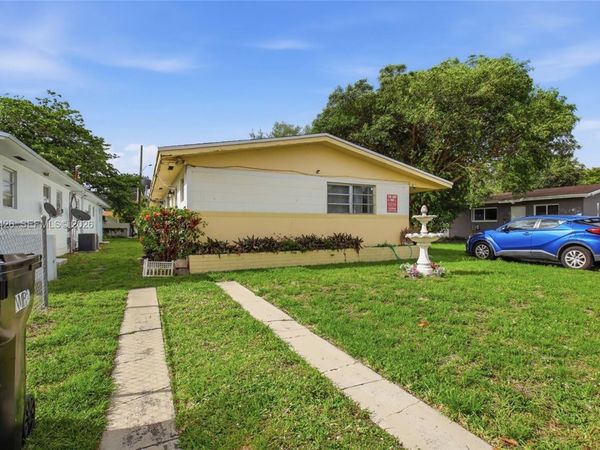 28 NW 170th St , Unit 1, North Miami Beach, FL 33169