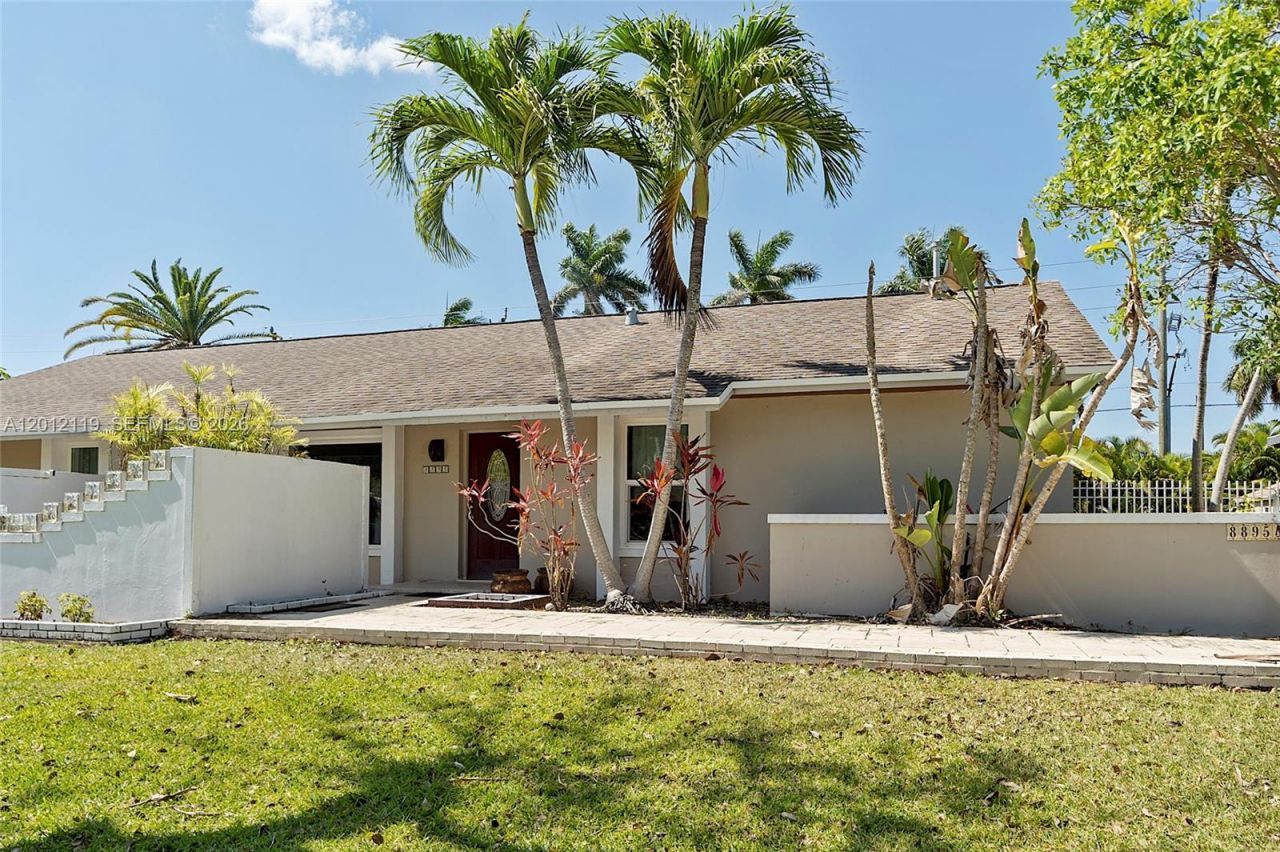 8895 SW 184th Ter, Cutler Bay, FL 33157 Photo