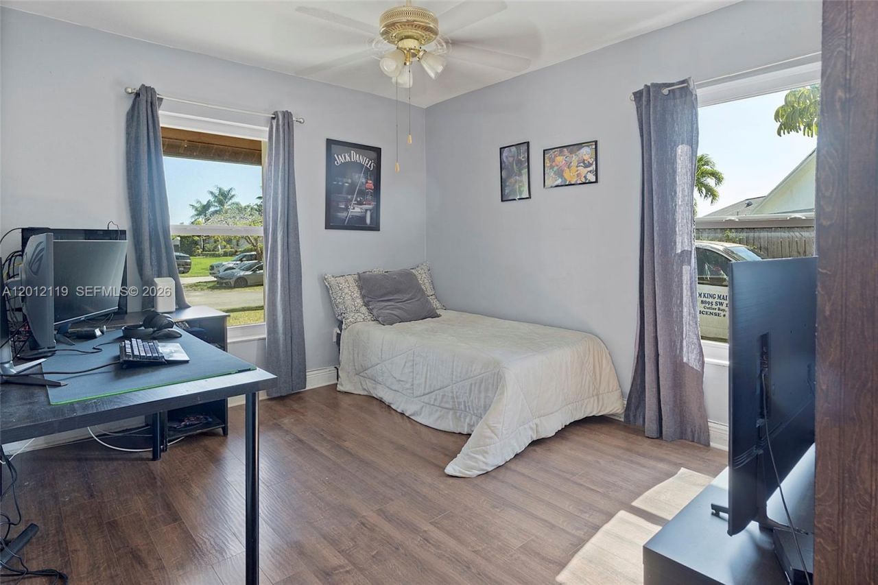 8895 SW 184th Ter, Cutler Bay, FL 33157 Photo