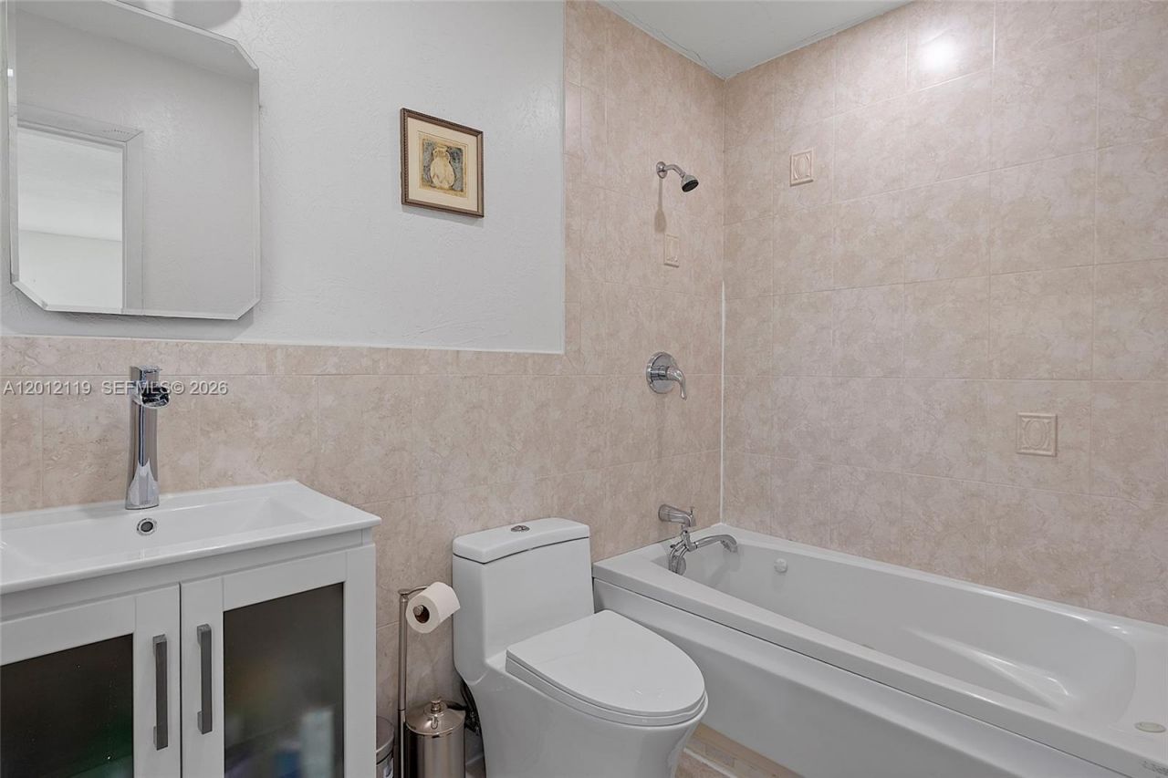 8895 SW 184th Ter, Cutler Bay, FL 33157 Photo
