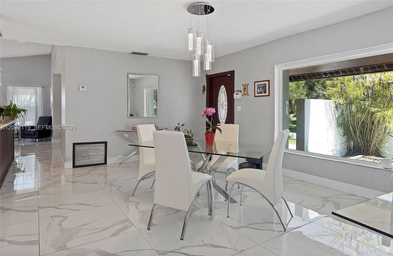 8895 SW 184th Ter, Cutler Bay, FL 33157 Photo
