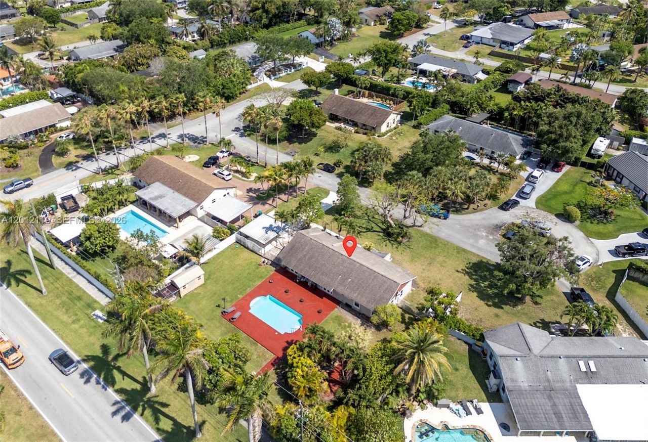 8895 SW 184th Ter, Cutler Bay, FL 33157 Photo