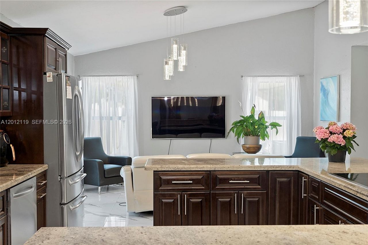 8895 SW 184th Ter, Cutler Bay, FL 33157 Photo