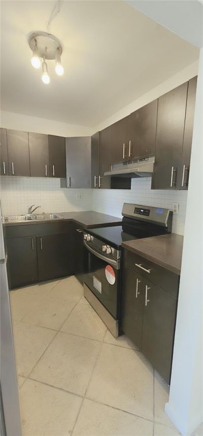 304 NW 30th Ct , Unit 102, Pompano Beach, FL 33064 Photo