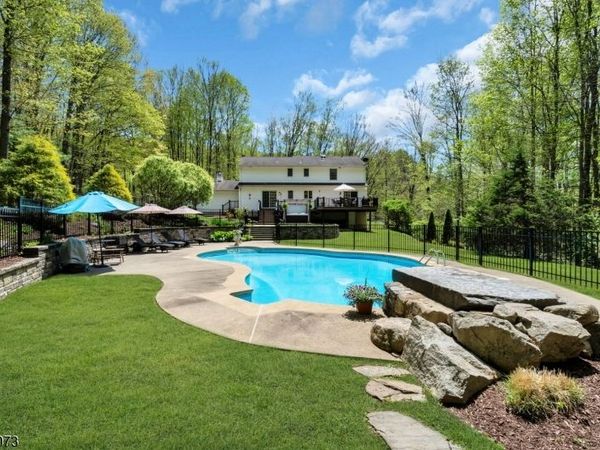 89 Catswamp Rd, Allamuchy, NJ 07840