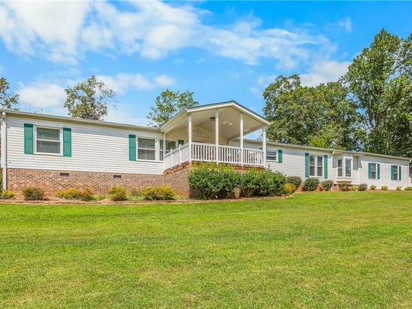 2712 Sloans Mill Road , Hamptonville, NC 27020