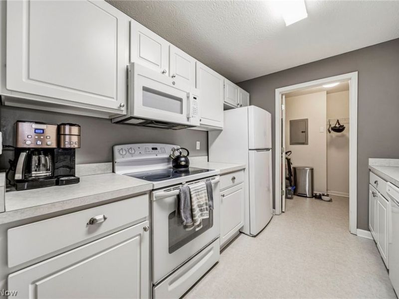 3371 Lenox Village Drive, Unit 255, Fairlawn, OH 44333 Photo 19