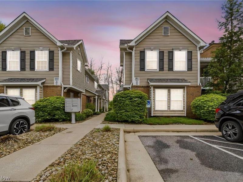 3371 Lenox Village Drive, Unit 255, Fairlawn, OH 44333 Photo 2