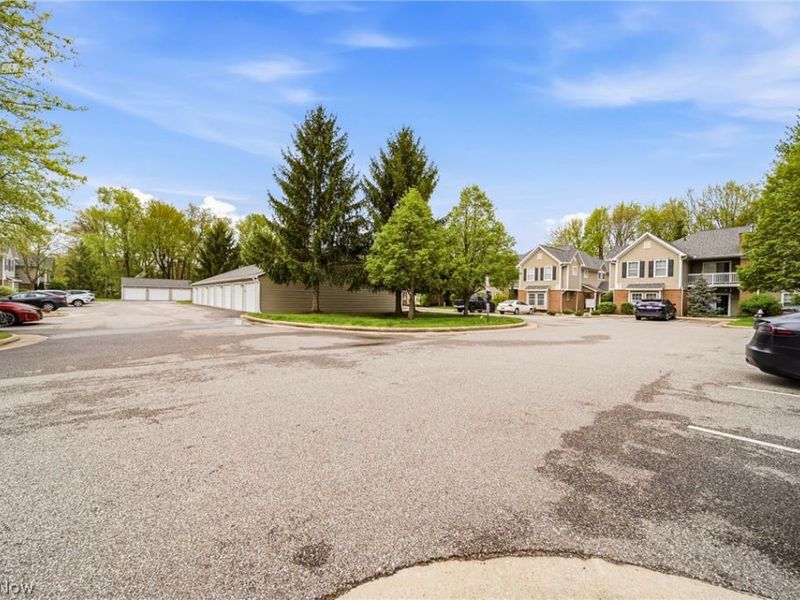 3371 Lenox Village Drive, Unit 255, Fairlawn, OH 44333 Photo 5