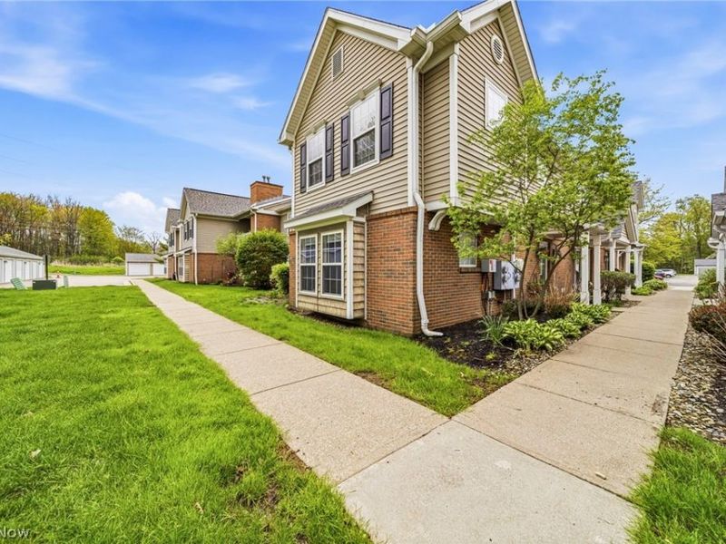 3371 Lenox Village Drive, Unit 255, Fairlawn, OH 44333 Photo 8