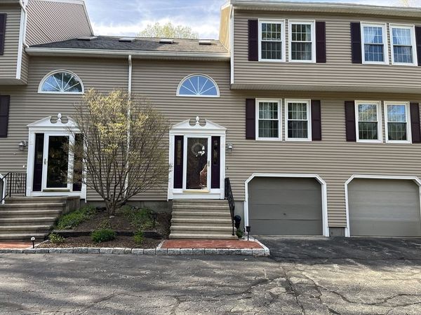 4 Herbert Dr, Unit B, Sutton, MA 01590
