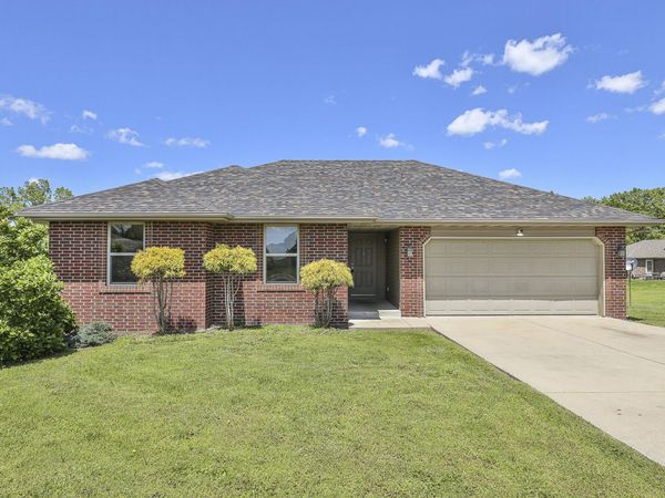 411 S Denver Place, Bolivar, MO 65613