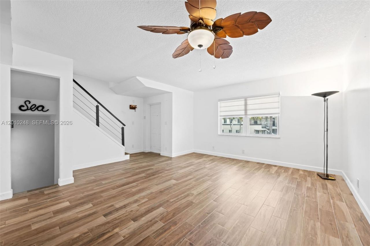 343 Virginia St , Hollywood, FL 33019 Photo