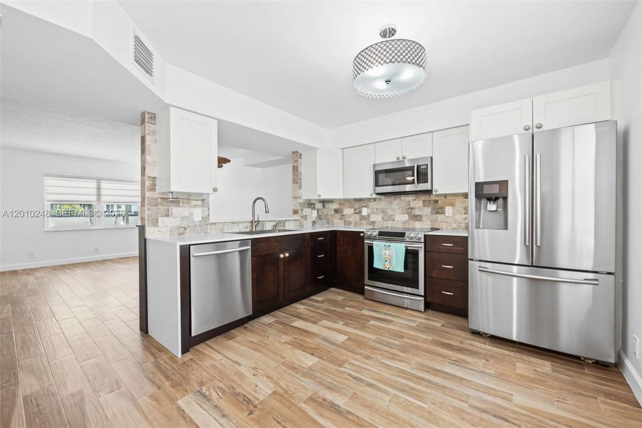 343 Virginia St , Hollywood, FL 33019 Photo