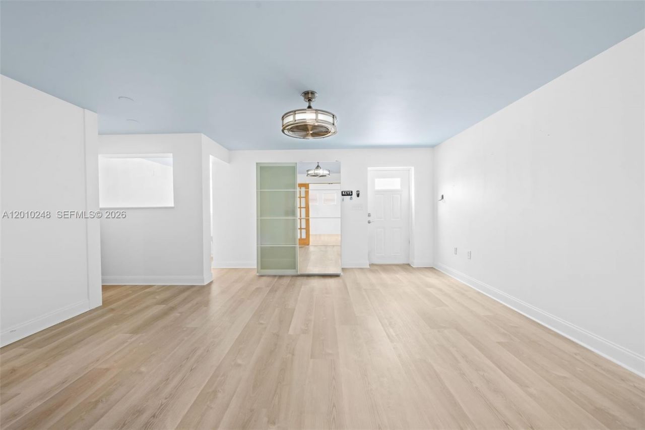 343 Virginia St , Hollywood, FL 33019 Photo