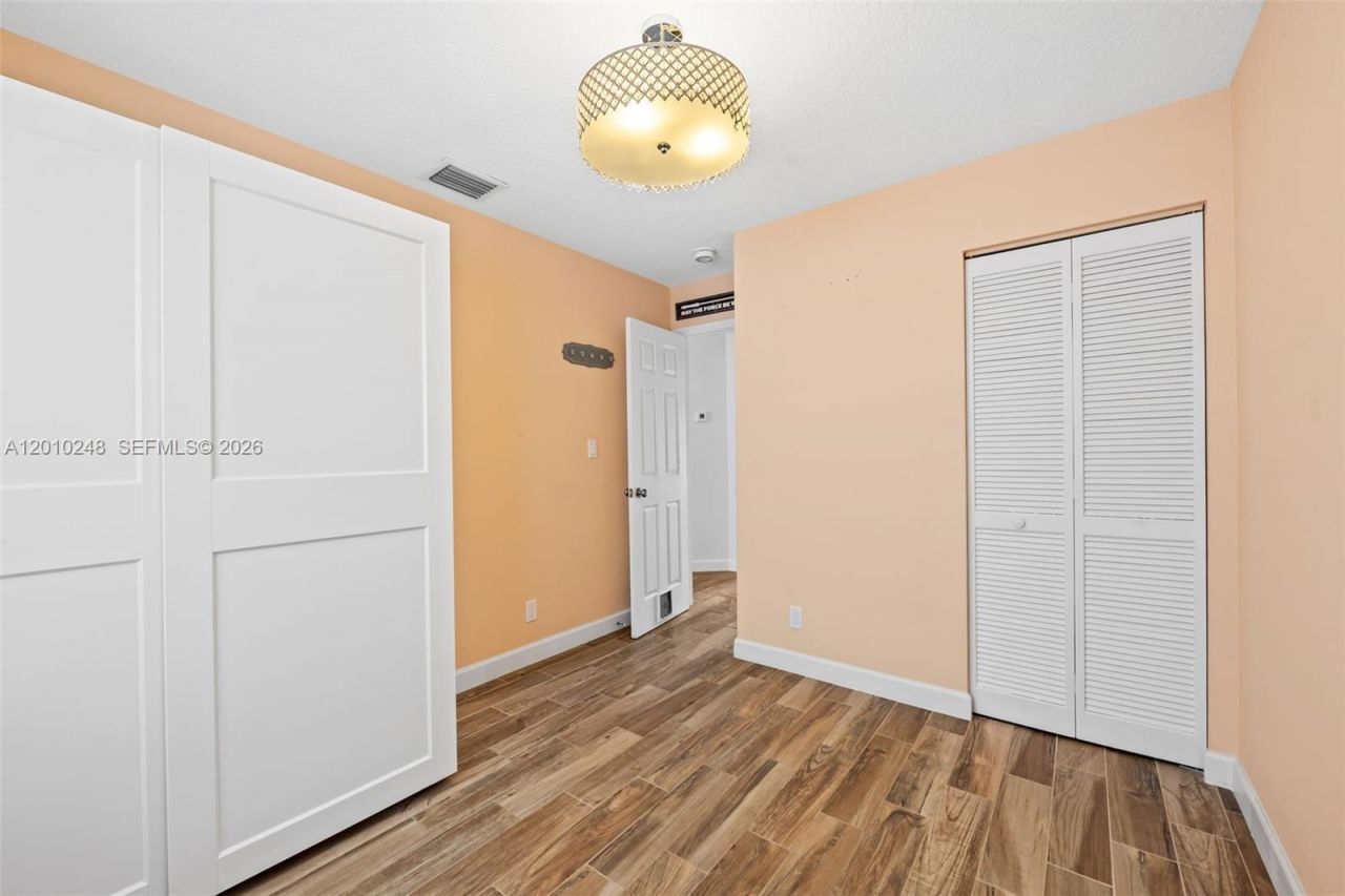 343 Virginia St , Hollywood, FL 33019 Photo
