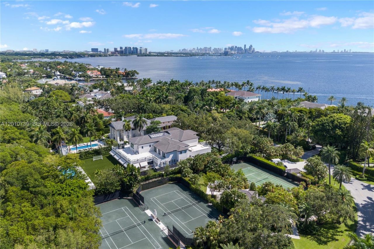 26 Tahiti Beach Island Rd , Coral Gables, FL 33143 Photo