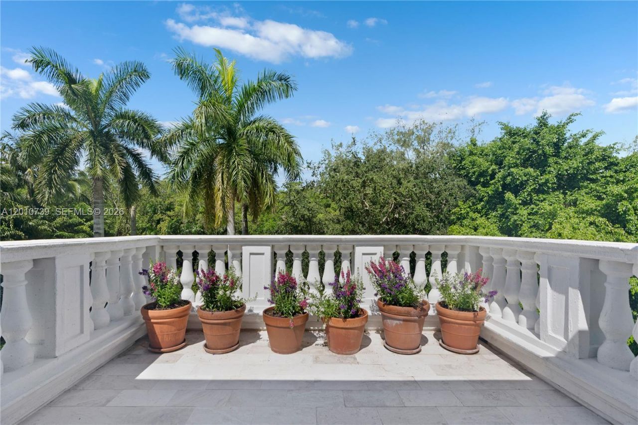 26 Tahiti Beach Island Rd , Coral Gables, FL 33143 Photo