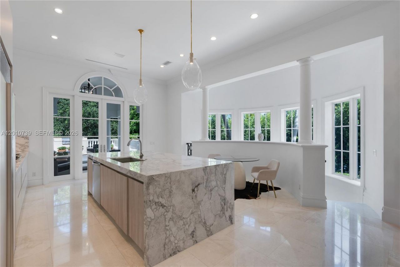 26 Tahiti Beach Island Rd , Coral Gables, FL 33143 Photo